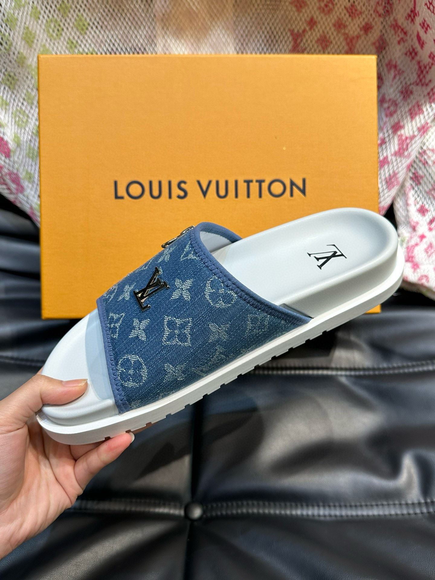 Louis Vuitton Slippers